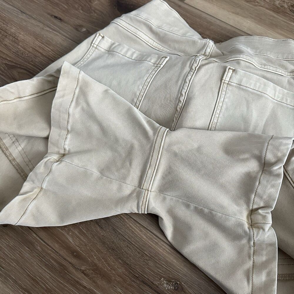 SPANX Stretch Twill Shorts Side Stripe Almond Tan Size Medium Shaping 6” Inseam - Picture 3 of 9